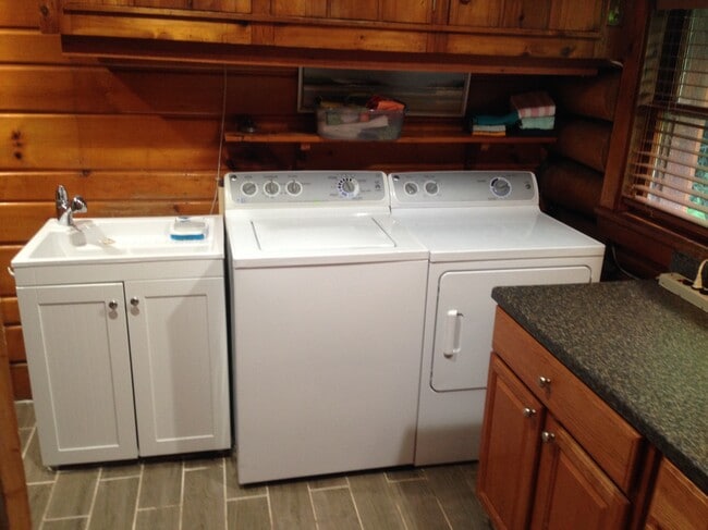 Photo - 2180 Finley Ave