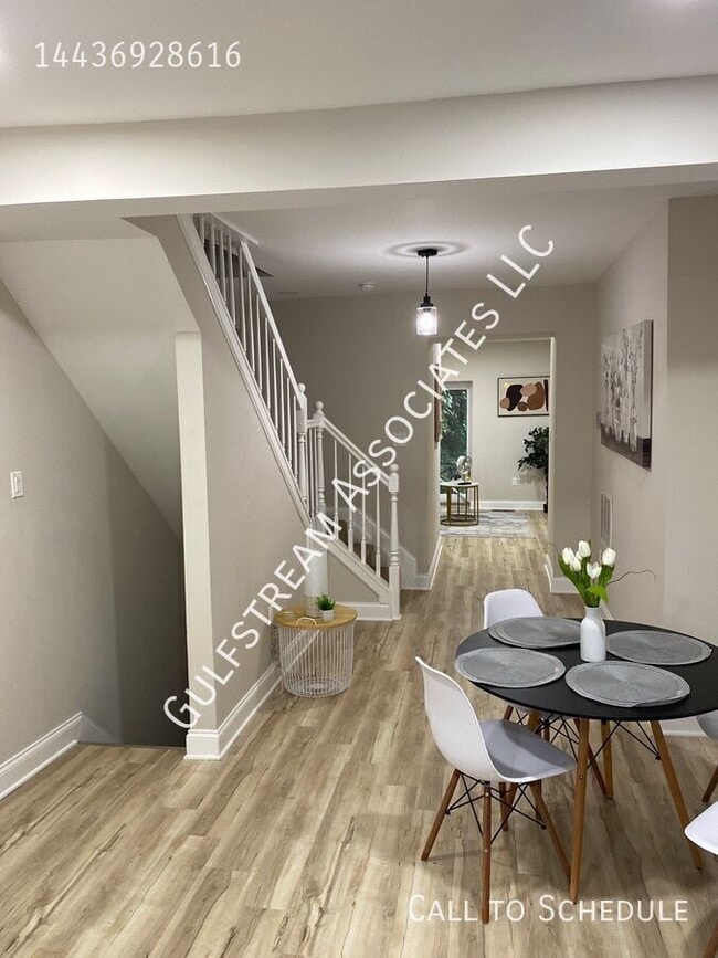 Photo - 121 S Broadway-