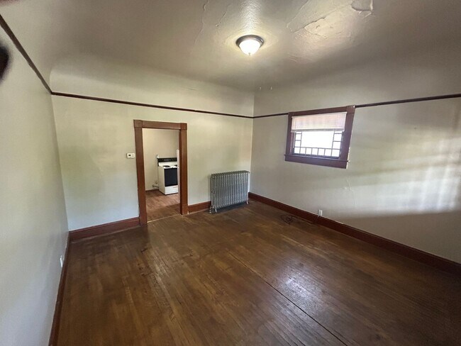Photo - 1 Bed, 1 Bath 7 Plex
