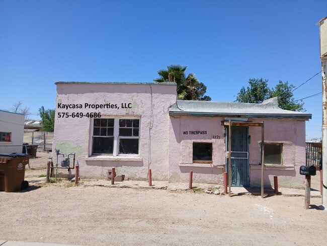 Building Photo - 1 Bedroom House Near Downtown