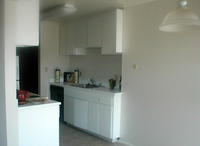 Photo - The Three Crowns Apartments