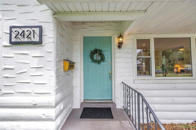 Photo - 2421 Covina Way S