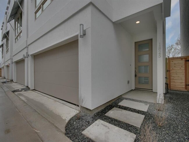 Photo - 1825 Ennis St