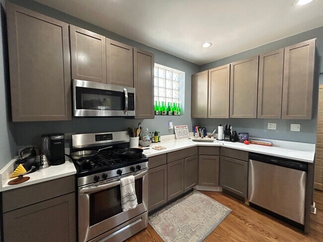 Photo - 2554 W Eastwood Ave Condo Unit 2w