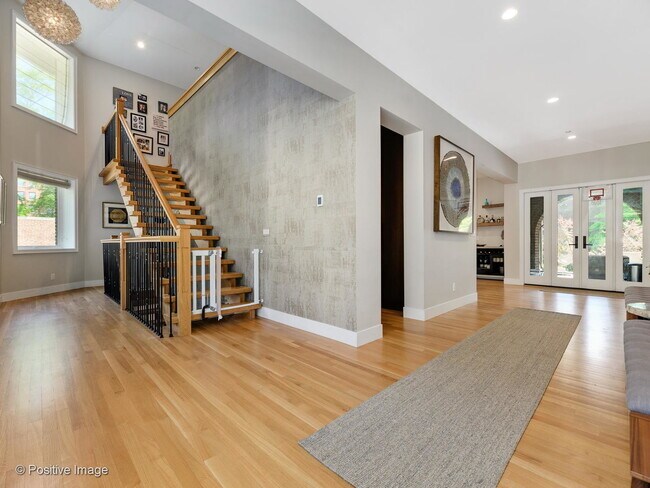 Photo - 824 W Castlewood Terrace