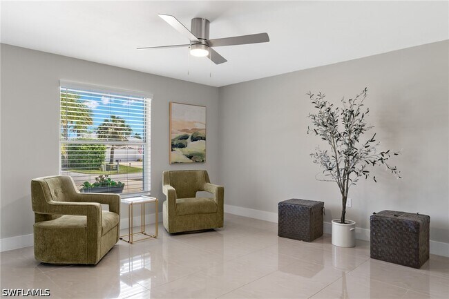 Photo - 482 Tradewinds Ave