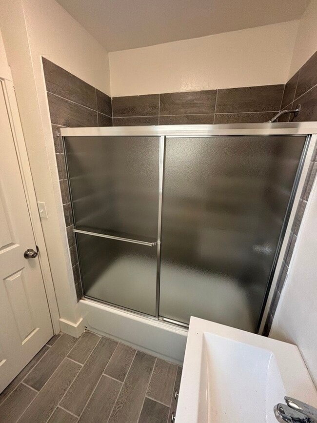 Photo - 317 E 61st St