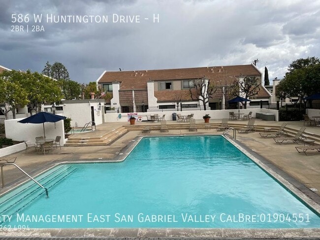 Photo - 586 W Huntington Dr