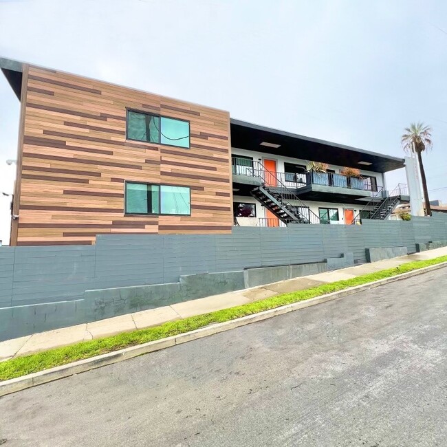 Building Photo - 215 N. Fickett St. Rental