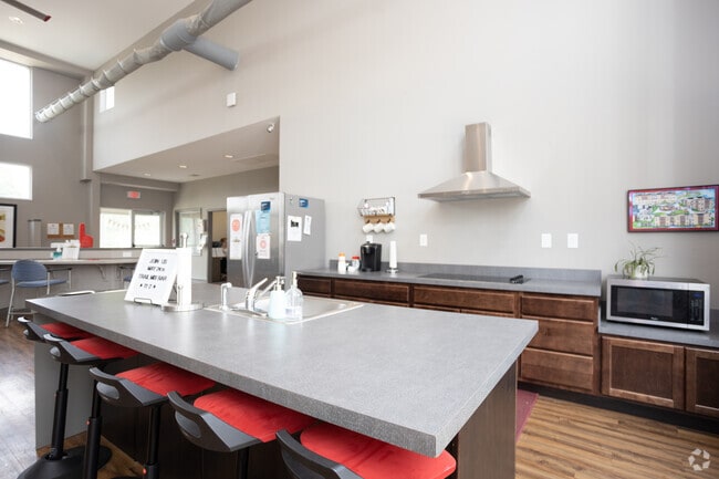 Clubhouse Kitchen - The Annex of Marion