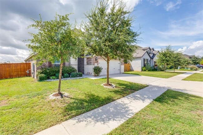 Photo - 874 Spinnaker Loop