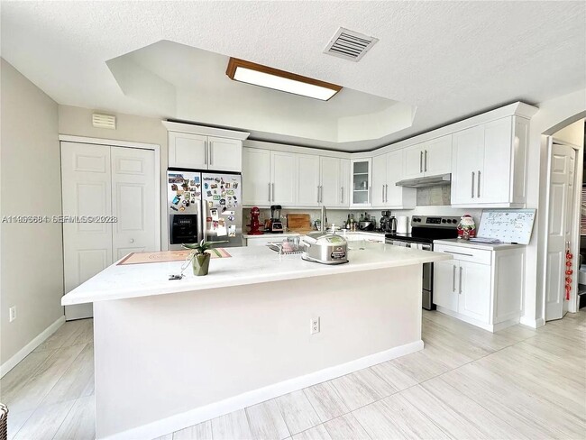 Photo - 10679 SW 6th St