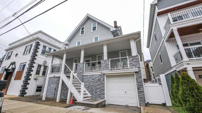 Building Photo - 21 S Vassar Square Unit WINTER-WINTER Rental