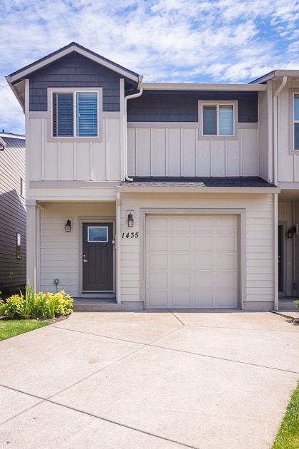 Front - 1435 NE 82nd Dr