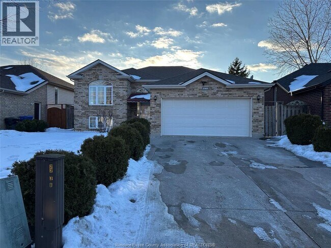 Photo - 2383 Askin Ave