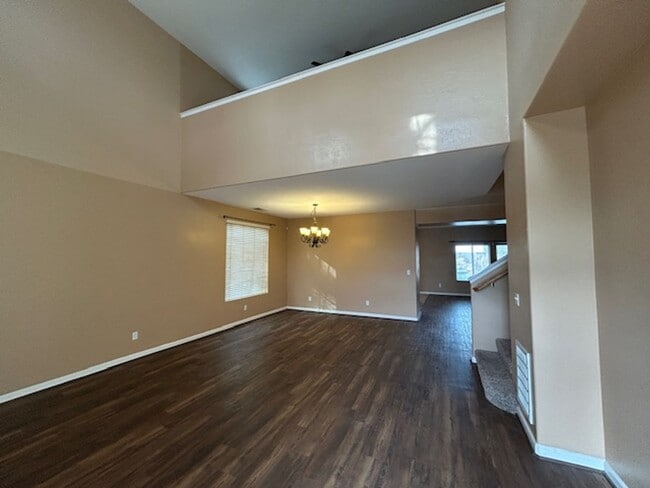 Photo - 4 Bedroom 2.5 Bathroom with pool in NW Visalia!!