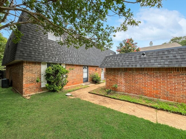 Building Photo - Charming Home in North Arlington