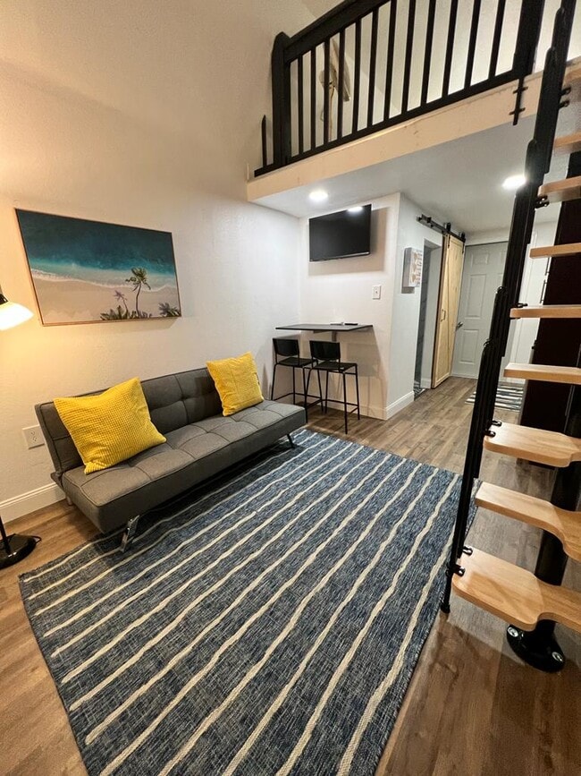 Photo - 3027 W Cordelia St Unit Tiny House