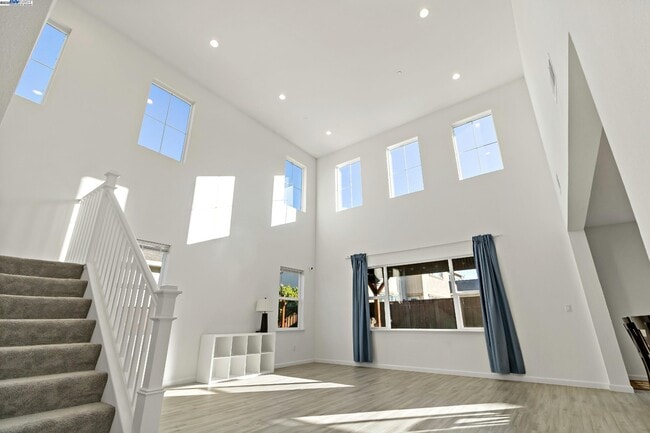 Photo - 717 Delaney Pkwy