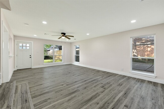 Photo - 7707 12 Fairway Ln