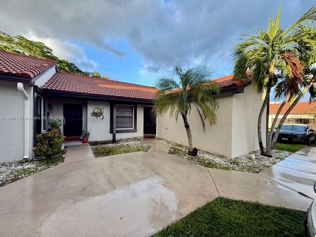 Building Photo - 15090 SW 49th Ln