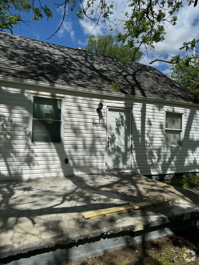 Building Photo - 4500 Eichelberger Ave Rental