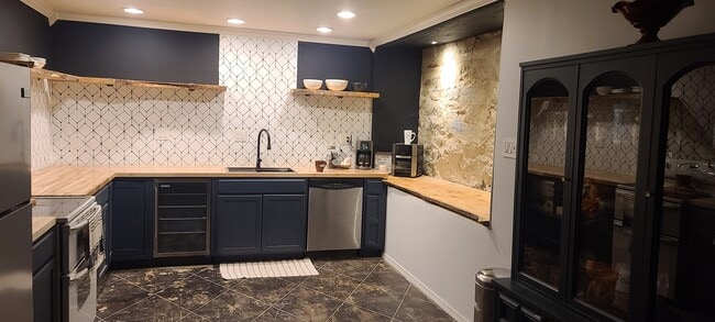 Photo - 2104 Northway Rd Unit 2106L Loyalsock Apt