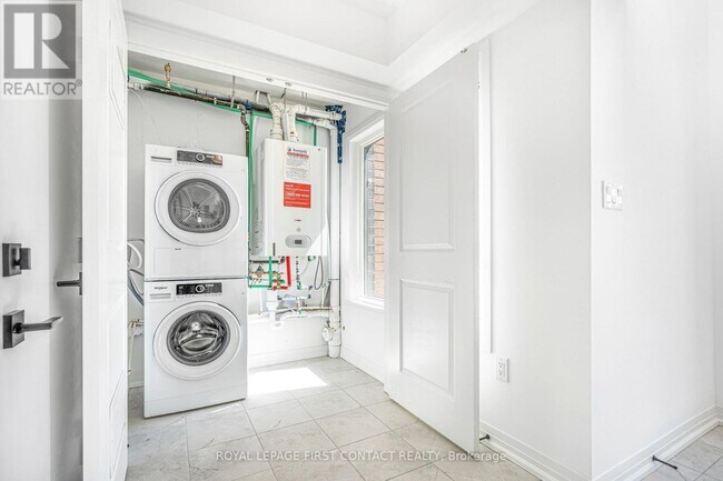 Photo - 3 Fairlane Ave