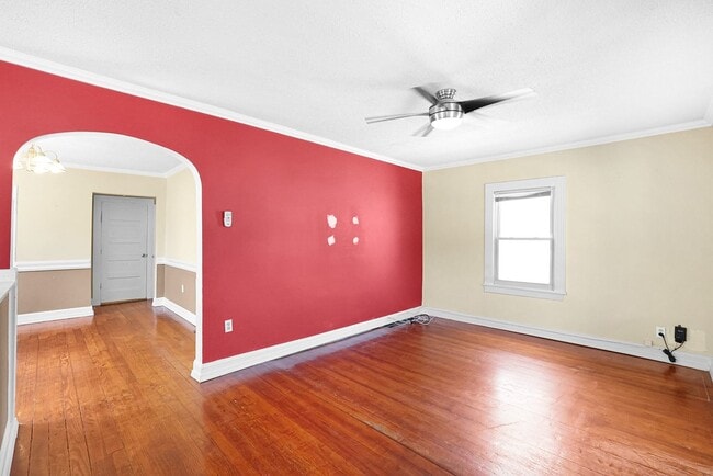 Photo - 2712 1st St S