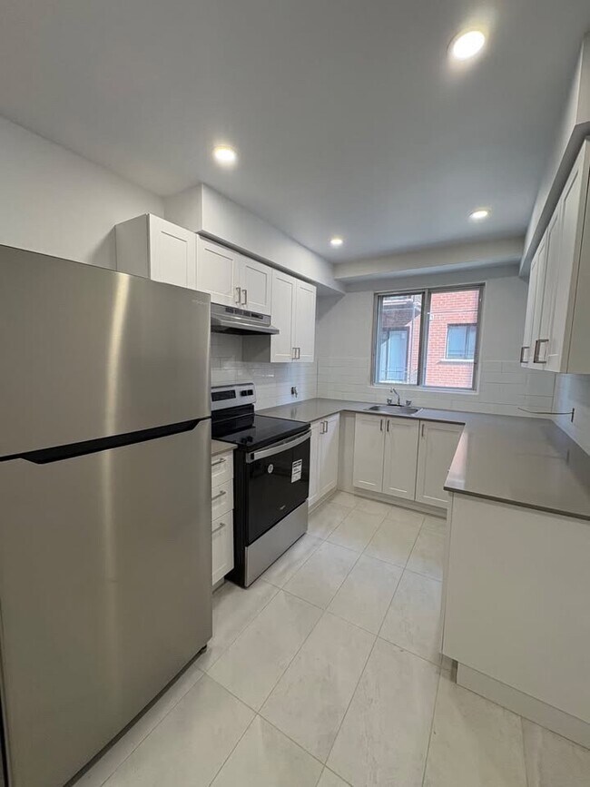 Photo - 4930 Edouard Montpetit Blvd Unit 15