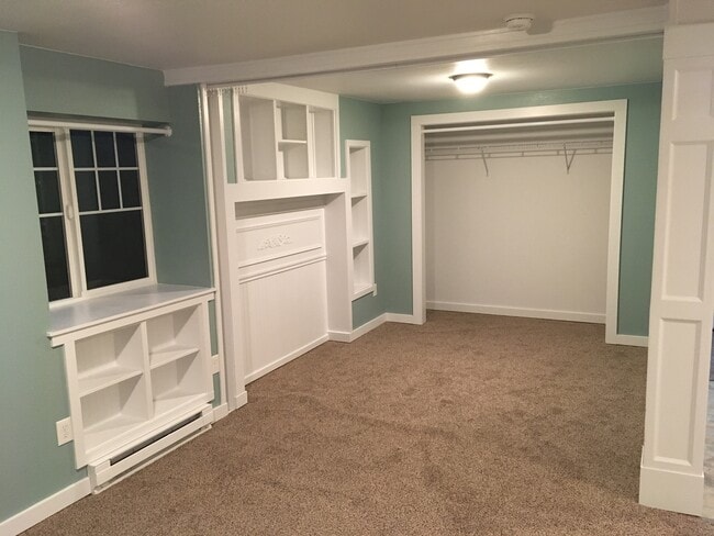 Building Photo - 728 4th St