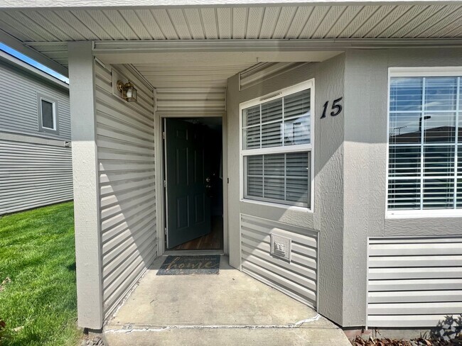 Building Photo - Gorgeous 2 Bed 1.5 Bath Condo For Rent