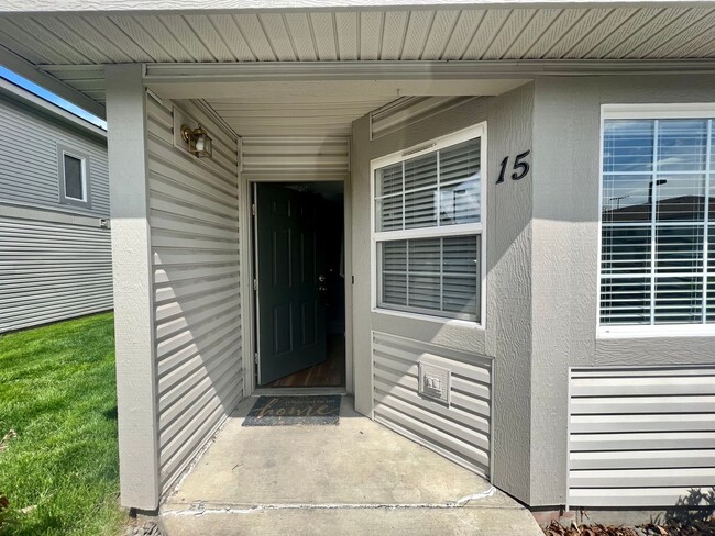Gorgeous 2 Bed 1.5 Bath Condo For Rent - Gorgeous 2 Bed 1.5 Bath Condo For Rent