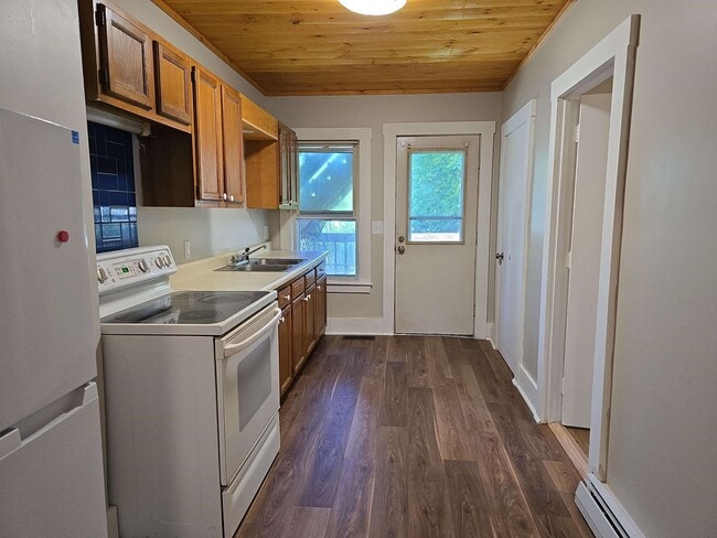 Photo - 147 Laurel St