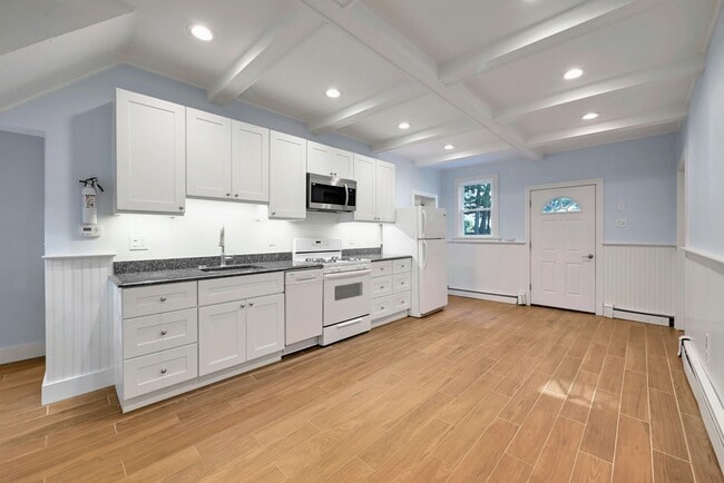 Photo - 288 S Van Dien Ave