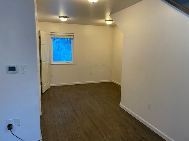 Photo - 305 Sarah St Unit B