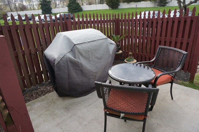 Photo - 200 Wheatsheaf Ln Unit 200