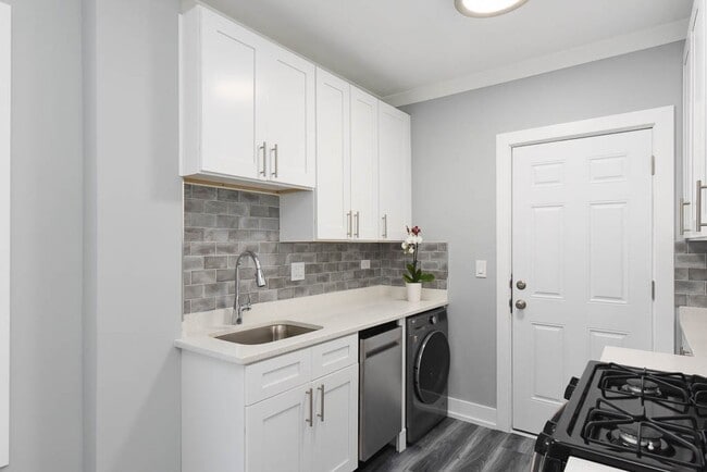 Photo - 3821 N Greenview Ave Unidad W3