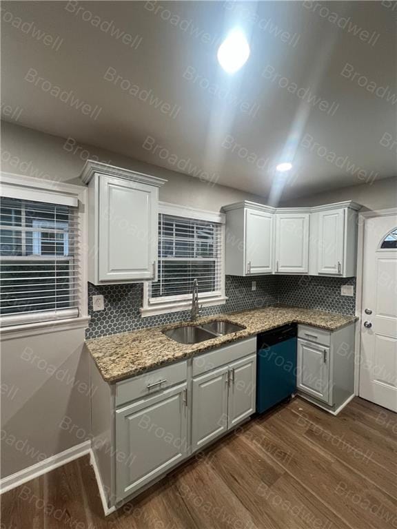 Photo - 955 Byron Dr SW