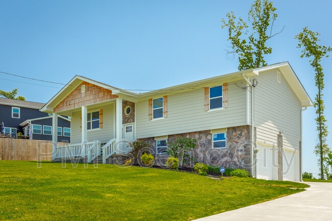 Photo - 8128 Fallen Maple Dr