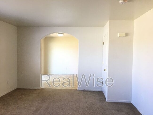 Photo - 1931 NW Larch Spur Ct