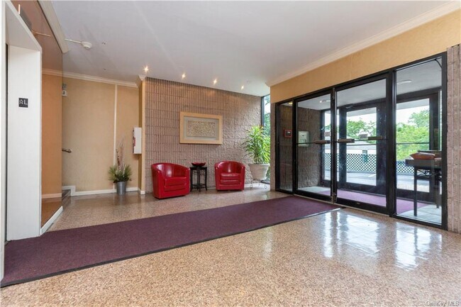 Photo - 130 Colonial Pkwy Unit # 4L