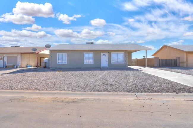 Photo - 3 Bedroom House with large yard Arizona City