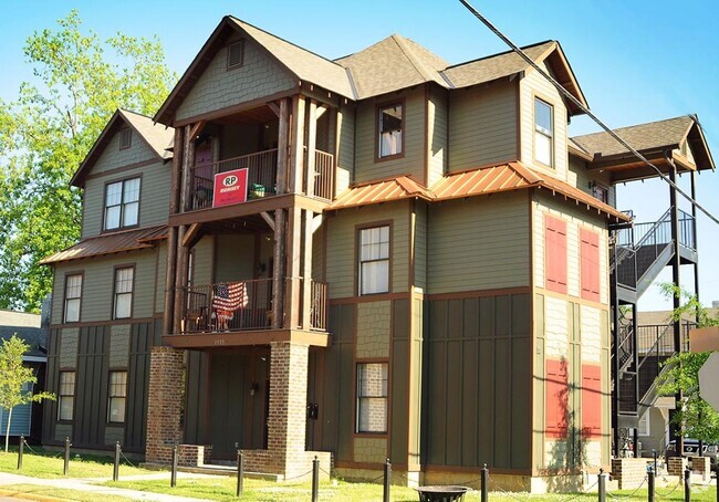 Building Photo - 1513 9th St Unit B Rental