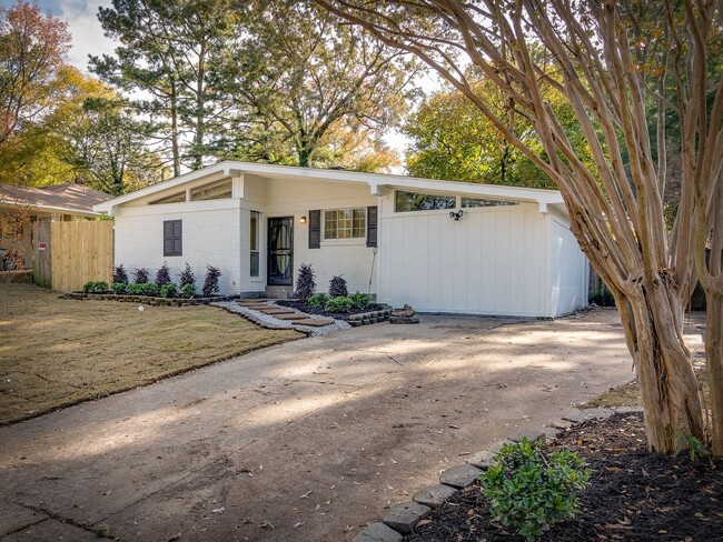 Photo - Beautifully Renovated 3BR/2B Home in Great Location!!