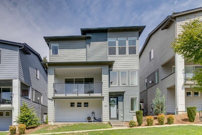 Photo - Modern Luxury Living in the Heart of Kirkland- Available for RENT August 15th