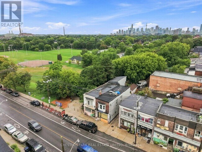 Photo - 208 Greenwood Ave