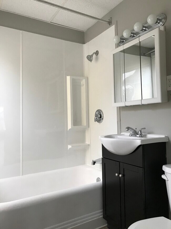 Photo - 135 Elmwood Ave Unit 4