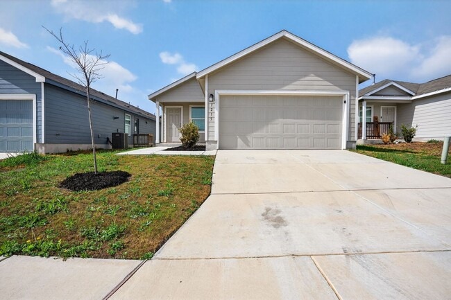Building Photo - Move-In Ready 4/2 w/ Modern Layout in Growing San Antonio Community