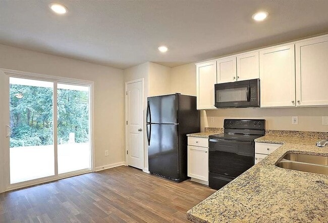 Photo - Newer Townhome for Lease – 2 Primary Suites + Open Layout